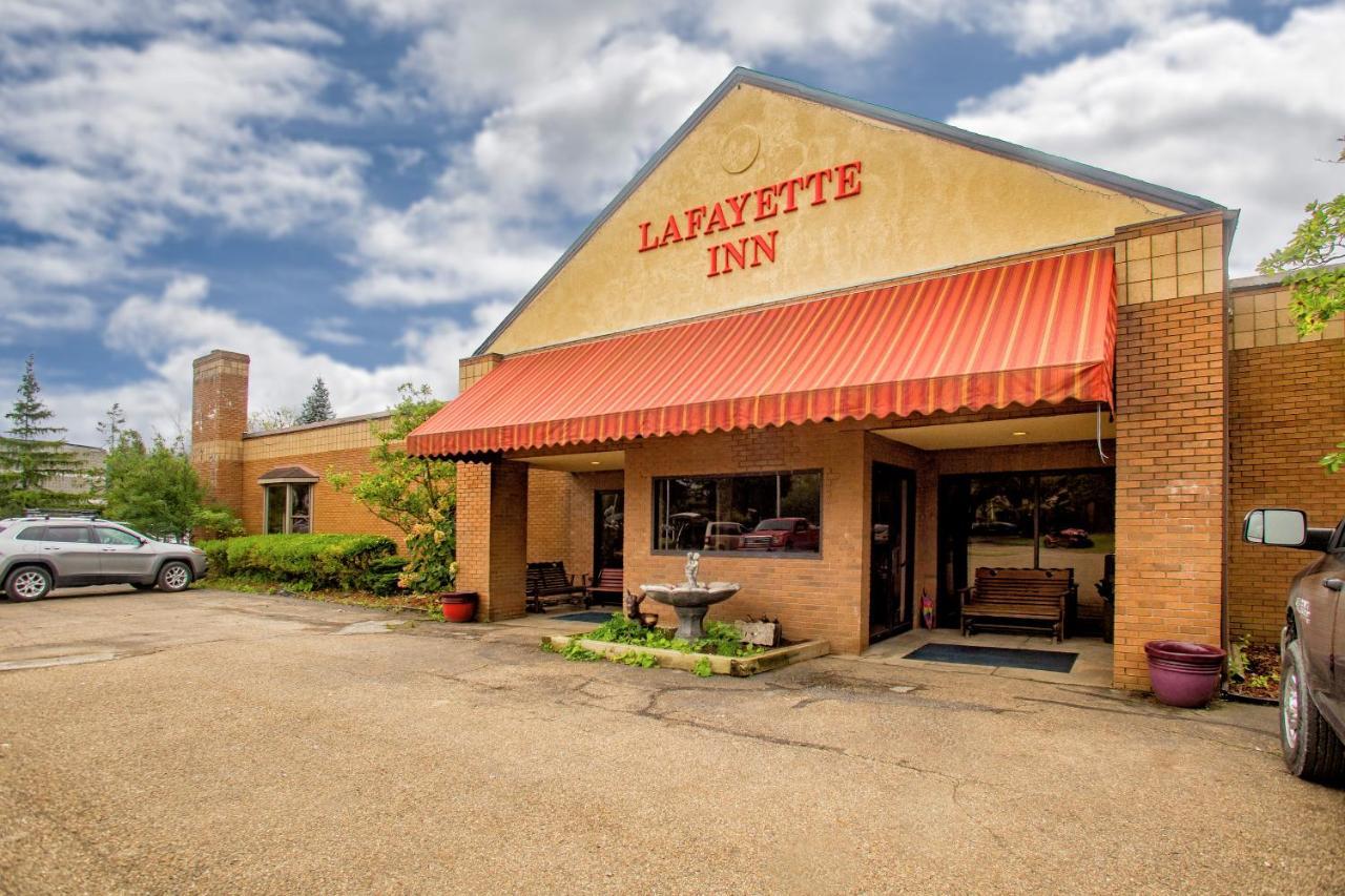 Lafayette Inn Moundsville Esterno foto