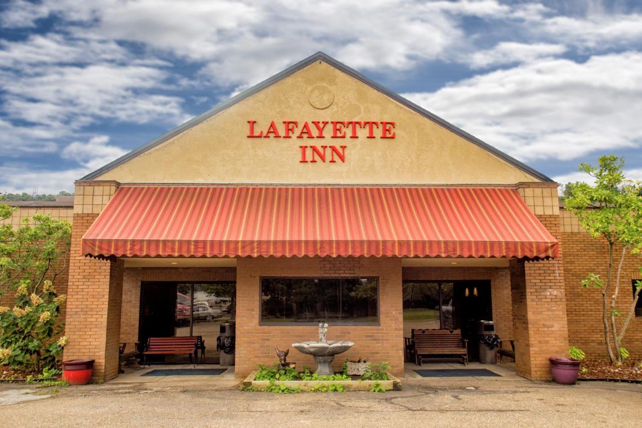 Lafayette Inn Moundsville Esterno foto